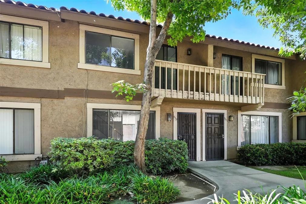 979 Willow Avenue, La Puente, California 91746 home-pic-4